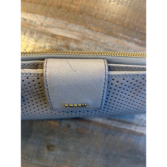 Fossil Wristlet Wallet Molly Gray Cowhide Leather Card Holder Pockets Zip Clutch - Picture 3 of 9